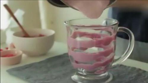 自制爆料奶昔视频教程,轻松学会制作健康饮品教程 第3张 自制爆料奶昔视频教程,轻松学会制作健康饮品教程 第3张